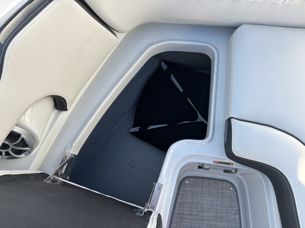 2023 Crownline 260 SS