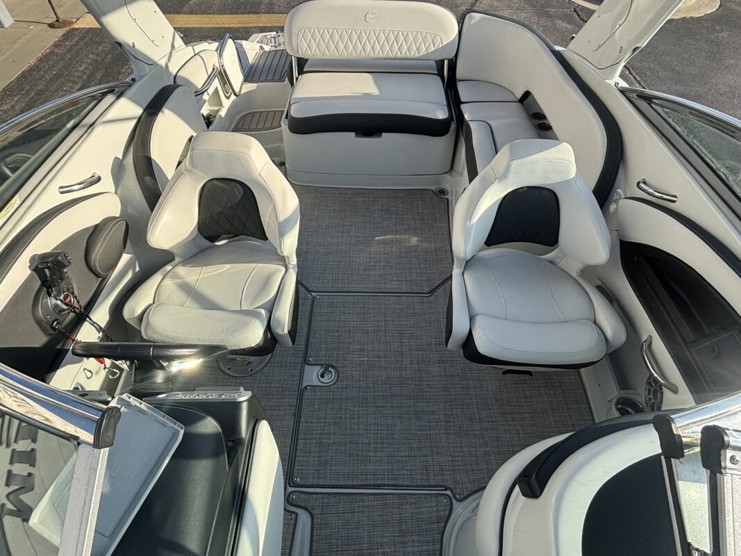 2023 Crownline 260 SS
