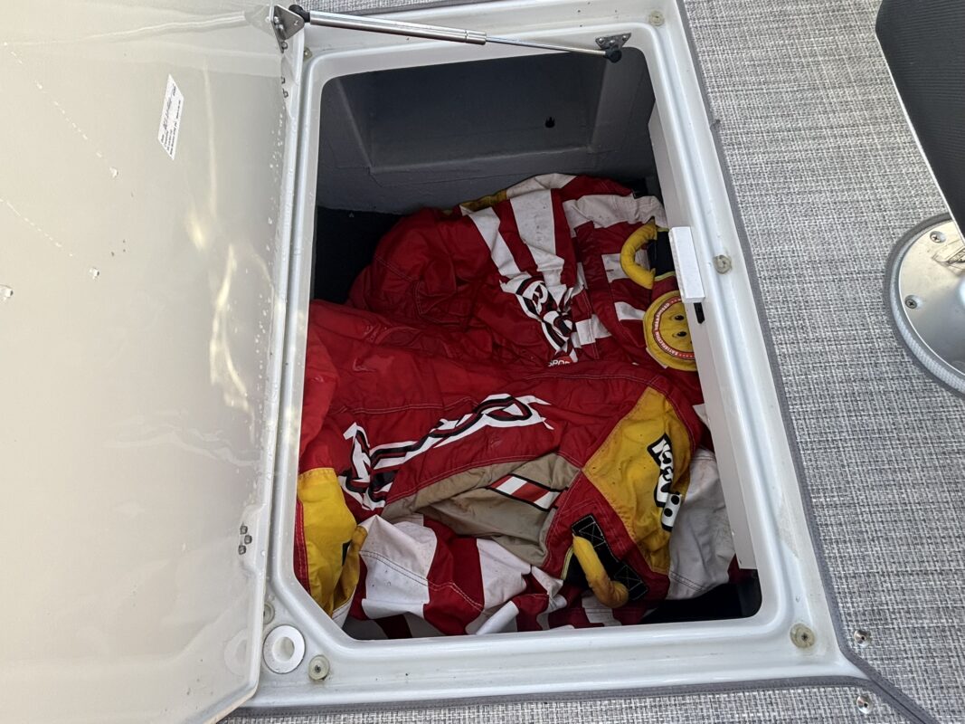 2023 Crownline 260 SS