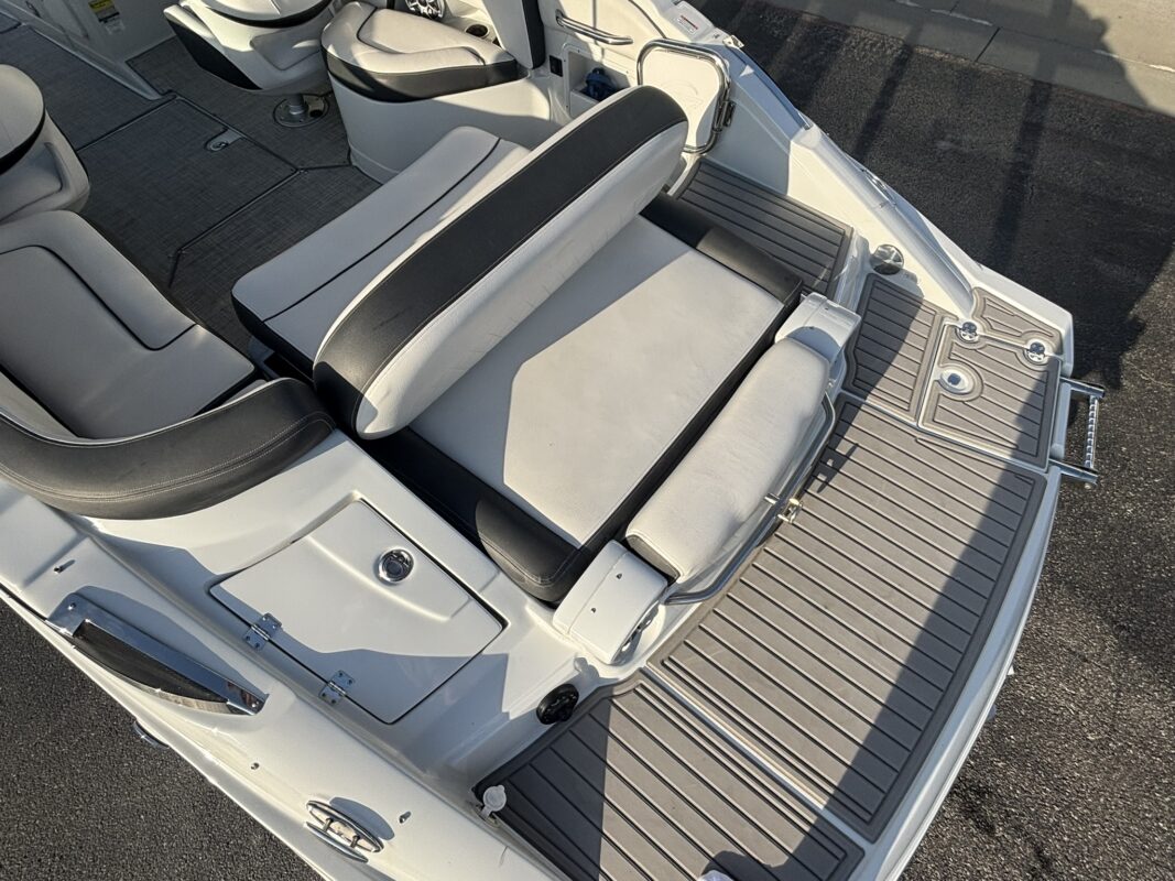 2023 Crownline 260 SS