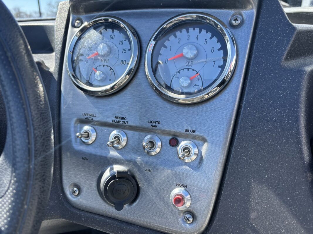 2024 Tracker Pro Guiide V-16 WT