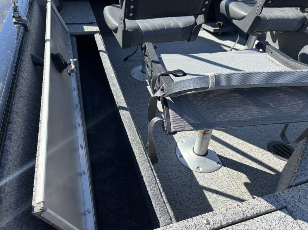 2024 Tracker Pro Guiide V-16 WT