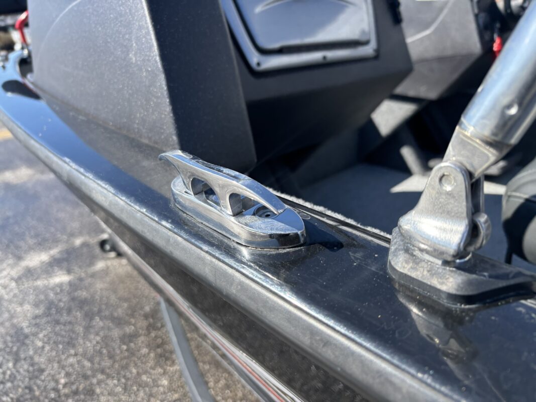 2024 Tracker Pro Guiide V-16 WT