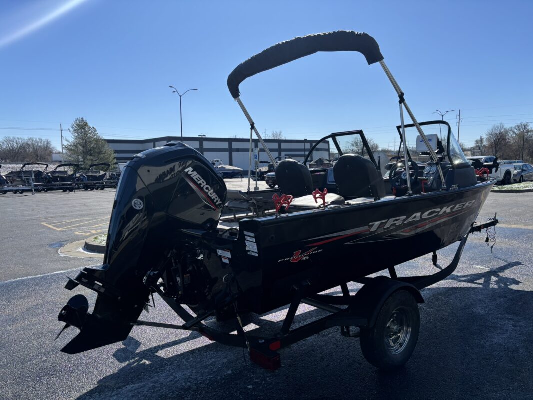 2024 Tracker Pro Guiide V-16 WT
