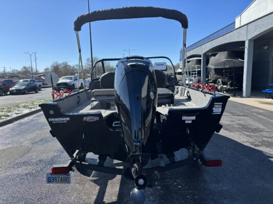 2024 Tracker Pro Guiide V-16 WT