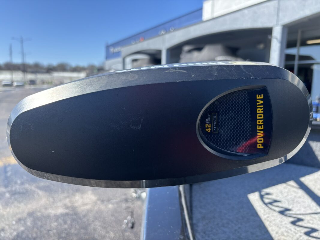 2024 Tracker Pro Guiide V-16 WT