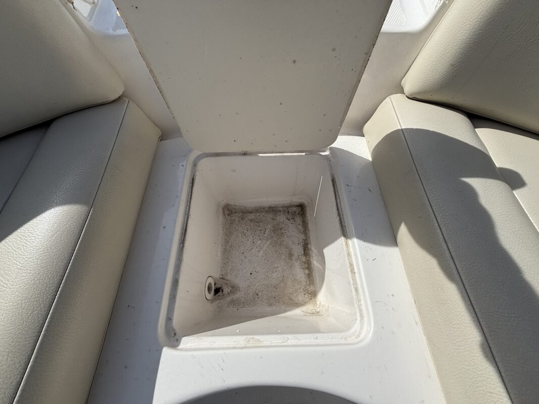 2005 Chaparral 232 Sunesta