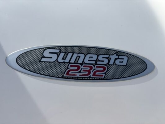 2005 Chaparral 232 Sunesta