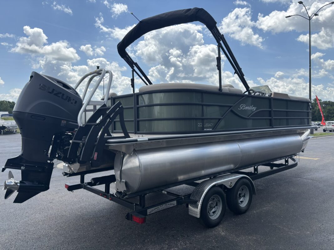 2026 Bentley 223 Legacy Navigator