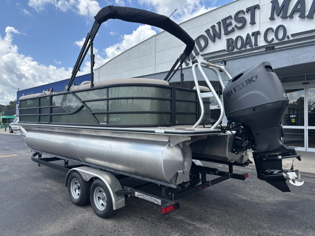 2026 Bentley 223 Legacy Navigator