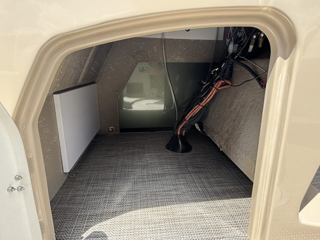 2026 Bentley 223 Legacy Navigator