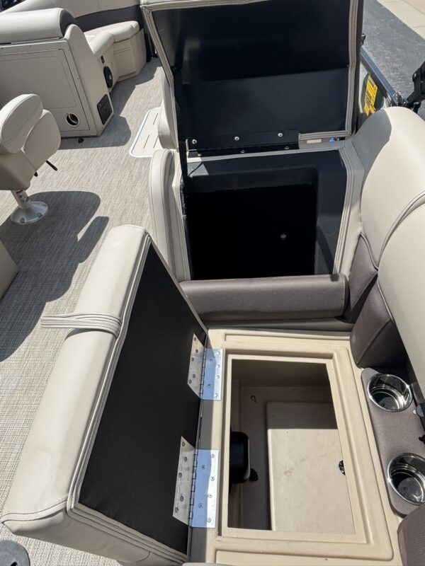 2026 Bentley 223 Legacy Navigator