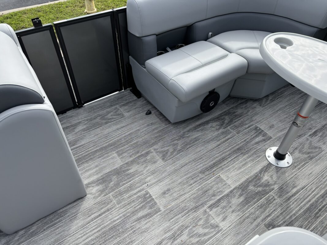 2026 Bentley 160 LE CR