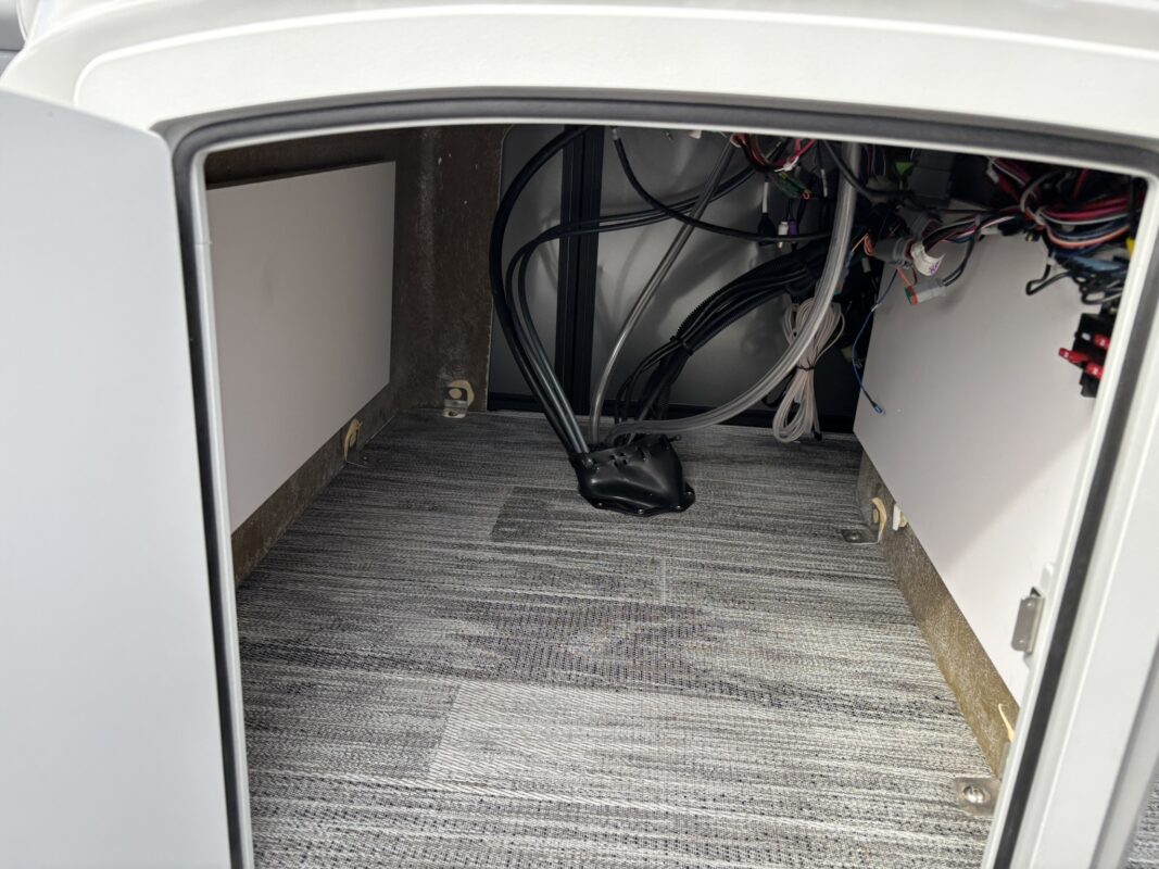 2026 Bentley 160 LE CR