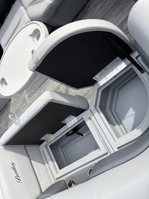 2026 Bentley 160 LE CR