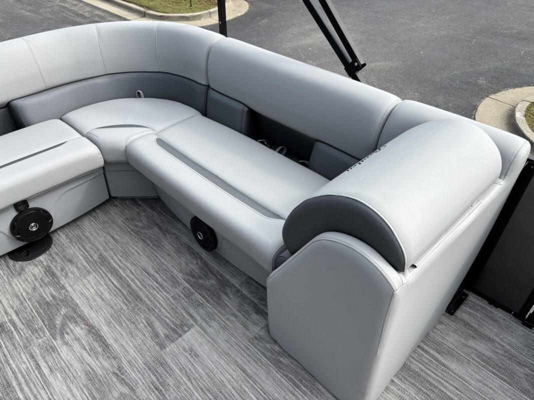 2026 Bentley 160 LE CR