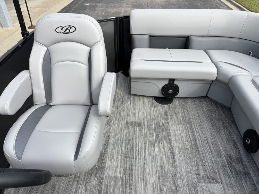 2026 Bentley 160 LE CR