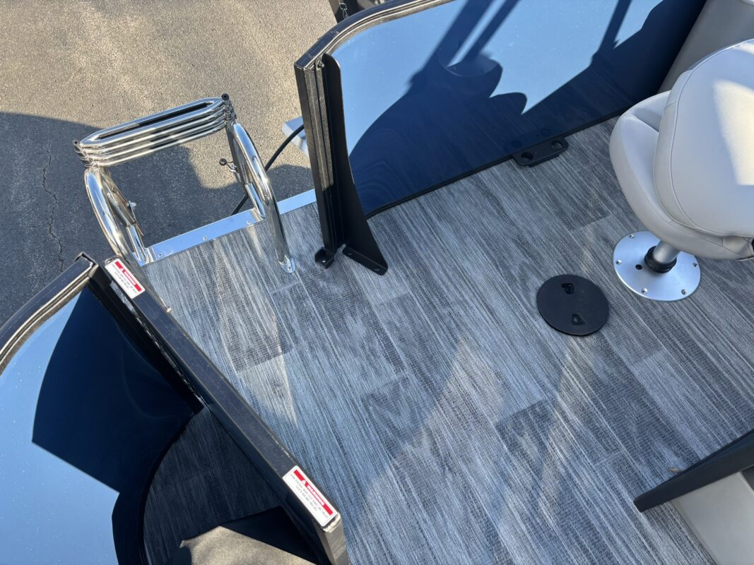 2026 Bentley 180 LE 3 PT