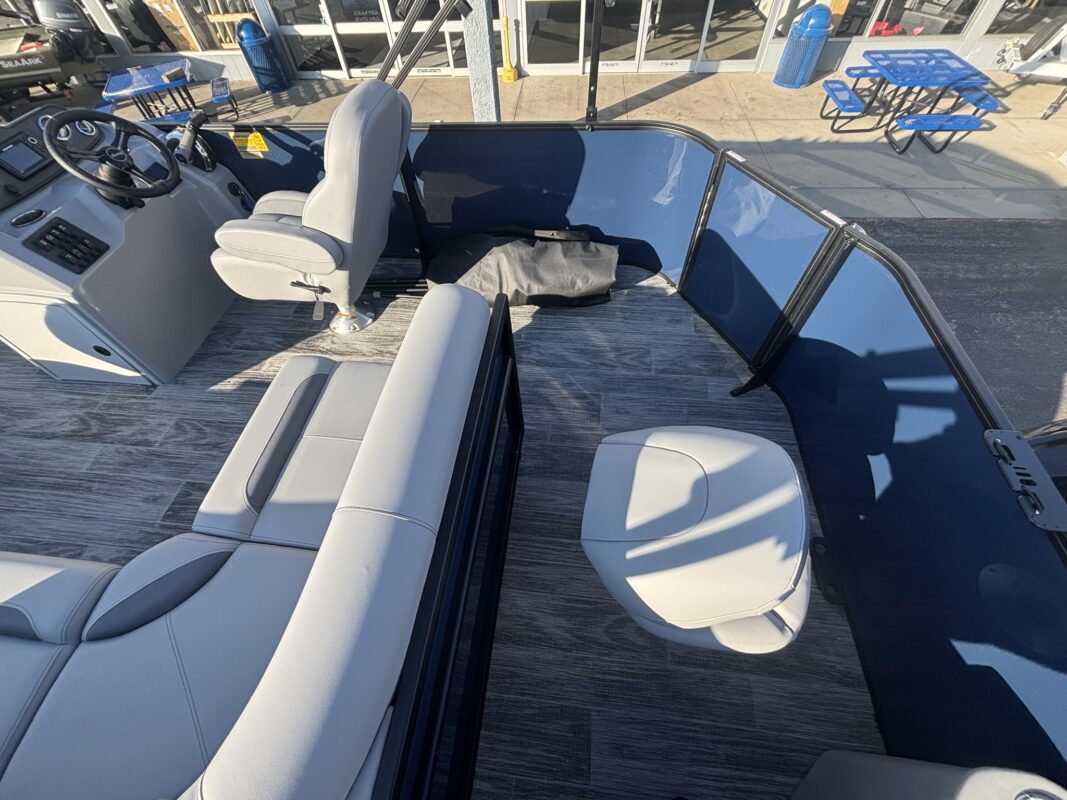 2026 Bentley 180 LE 3 PT