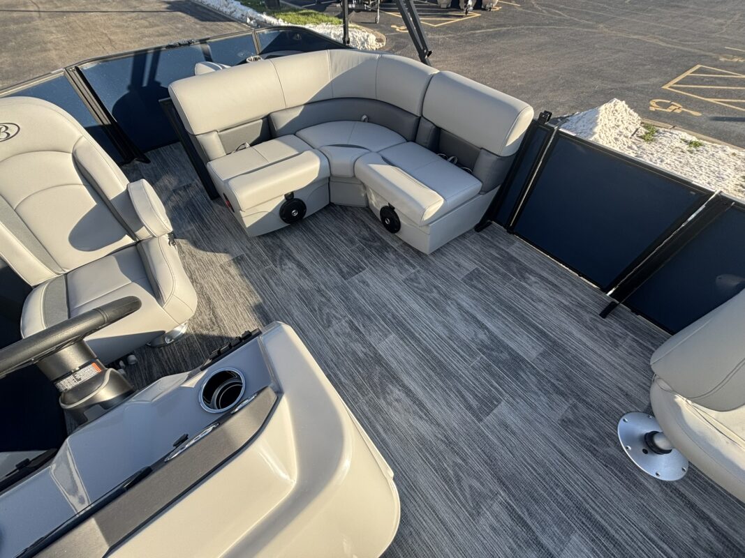 2026 Bentley 180 LE 3 PT