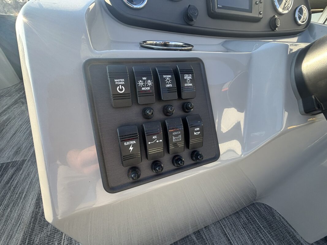 2026 Bentley 180 LE 3 PT