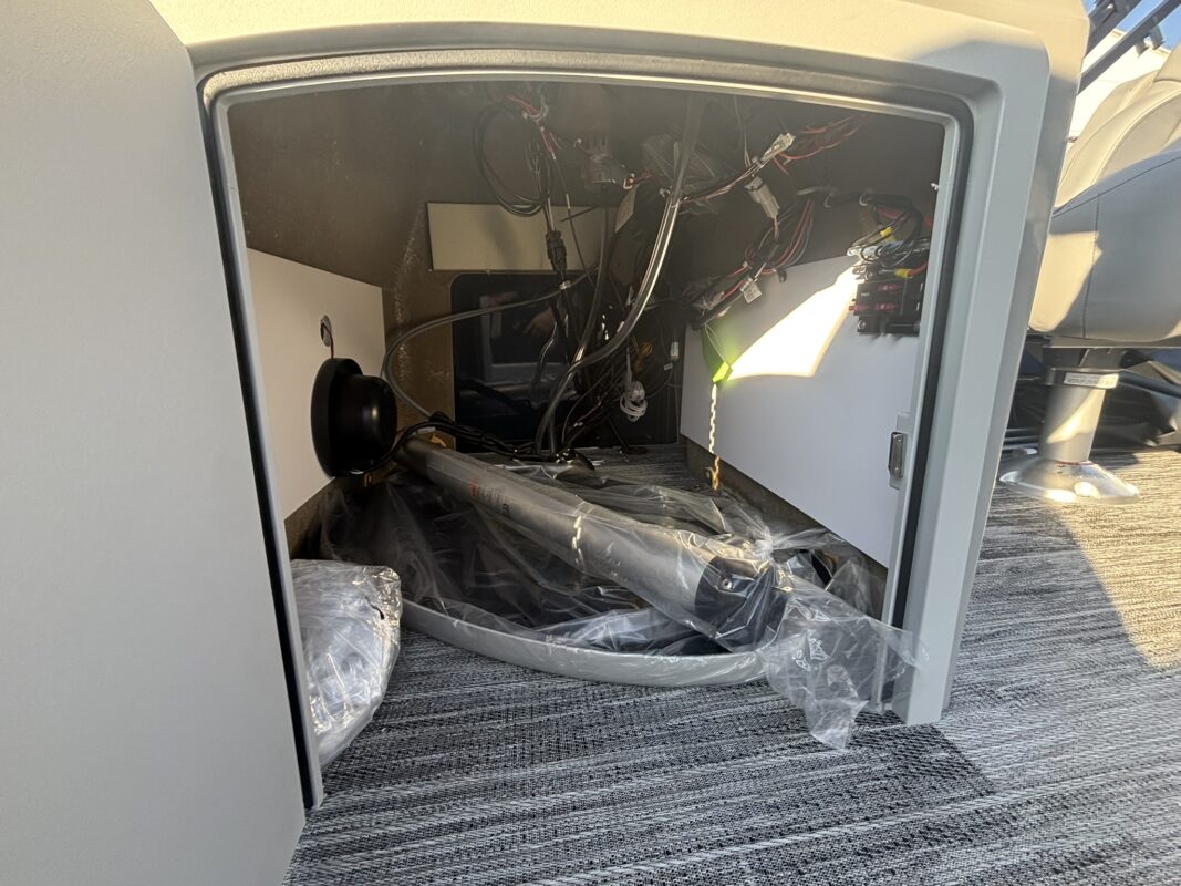 2026 Bentley 180 LE 3 PT