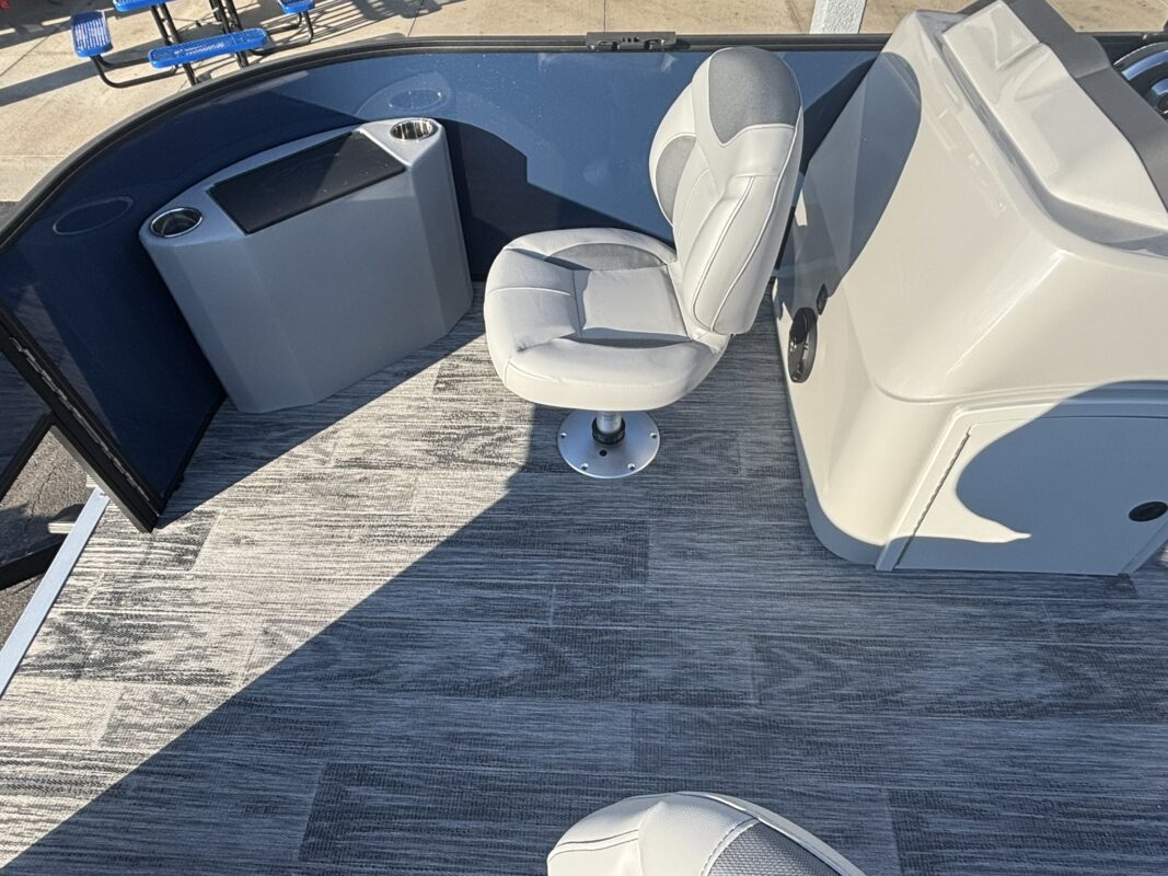 2026 Bentley 180 LE 3 PT