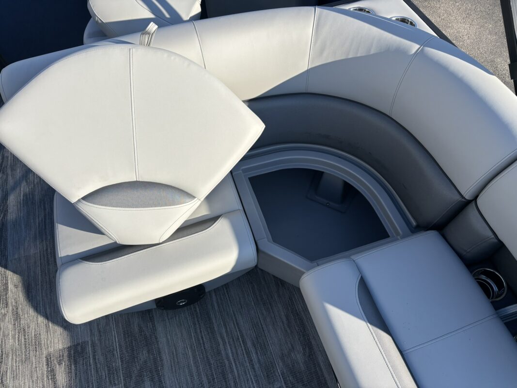 2026 Bentley 180 LE 3 PT