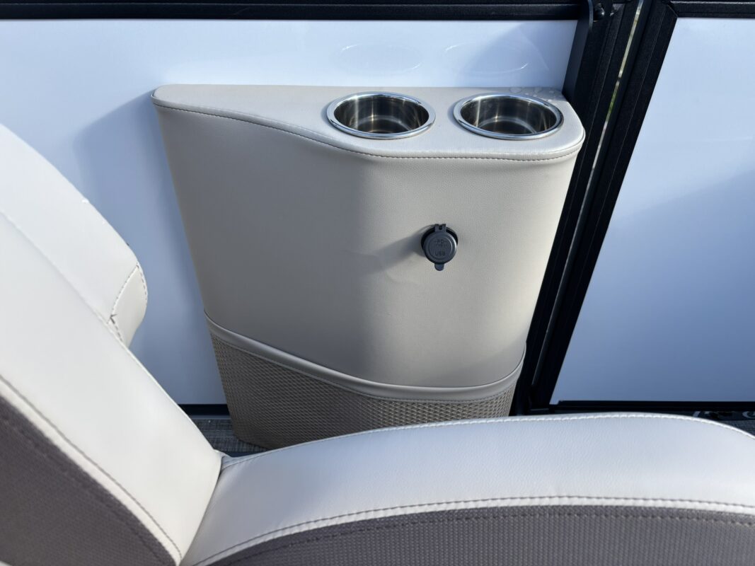 2026 Bentley 223 Legacy Navigator