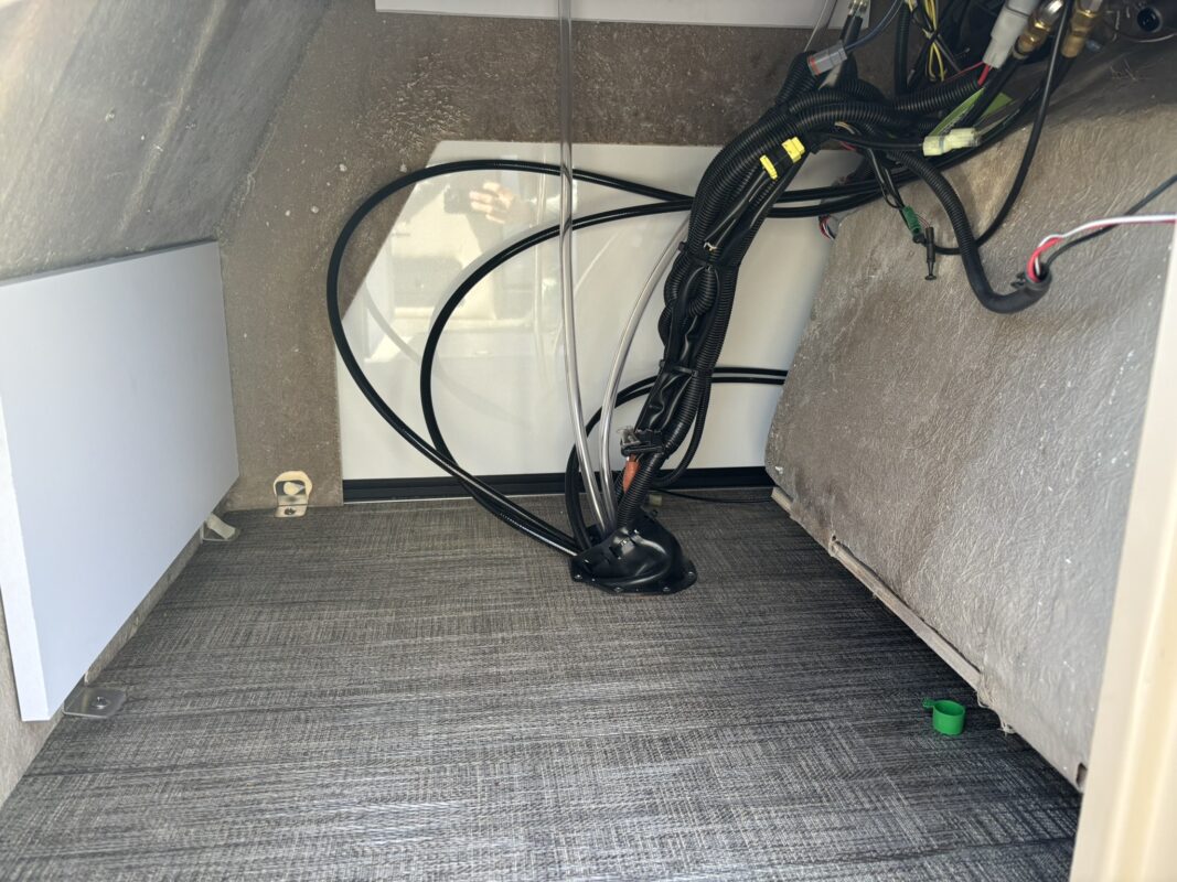 2026 Bentley 223 Legacy Navigator