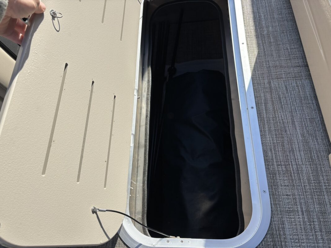 2026 Bentley 223 Legacy Navigator