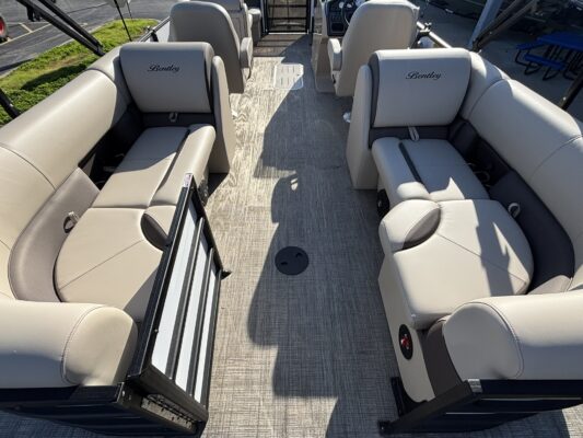 2026 Bentley 223 Legacy Navigator