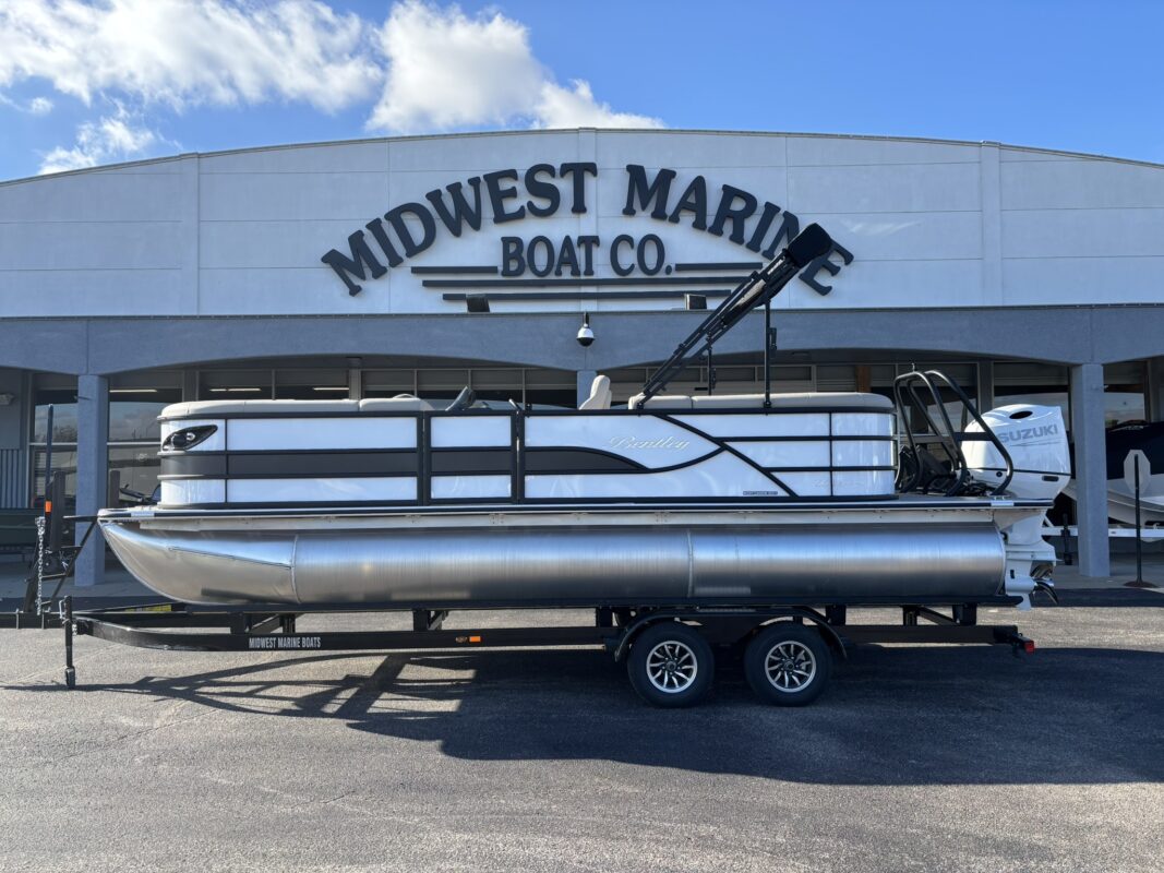 2026 Bentley 223 Legacy Navigator