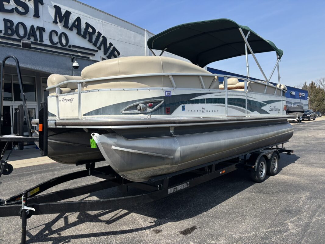2010 Sun Tracker Party Barge 22