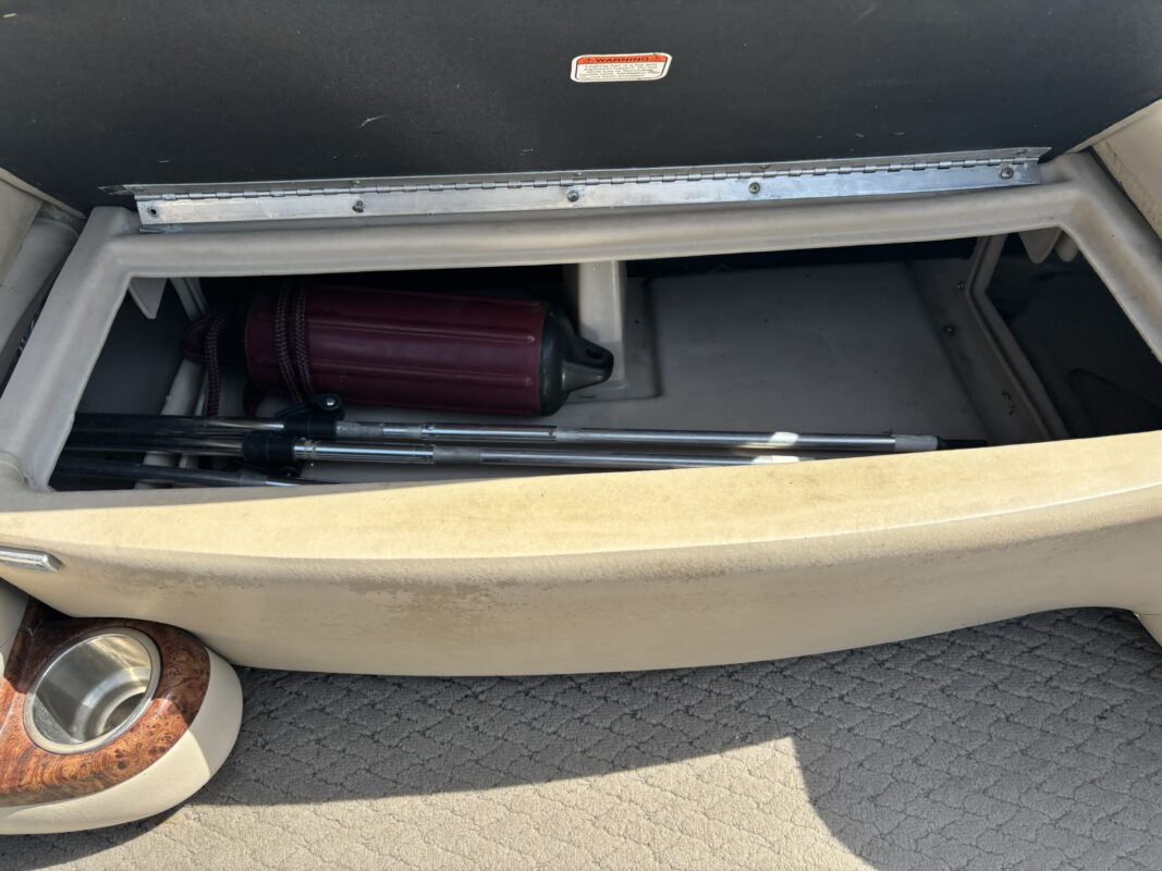 2010 Sun Tracker Party Barge 22