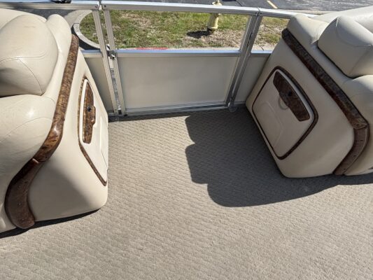 2010 Sun Tracker Party Barge 22