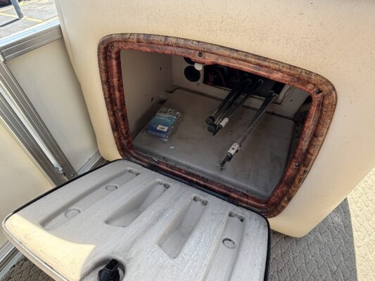 2010 Sun Tracker Party Barge 22