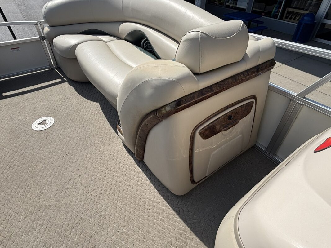 2010 Sun Tracker Party Barge 22