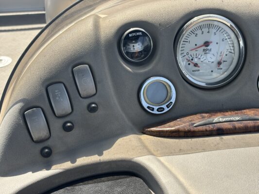 2010 Sun Tracker Party Barge 22