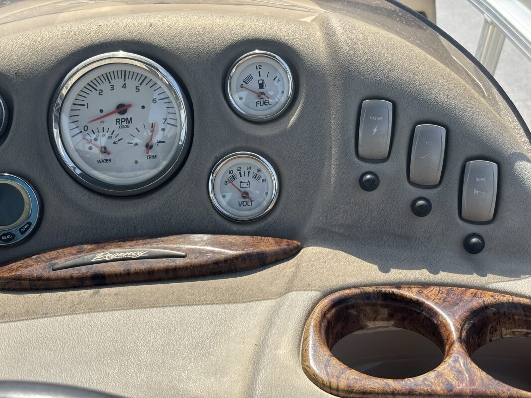 2010 Sun Tracker Party Barge 22