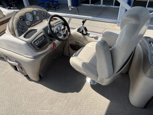 2010 Sun Tracker Party Barge 22