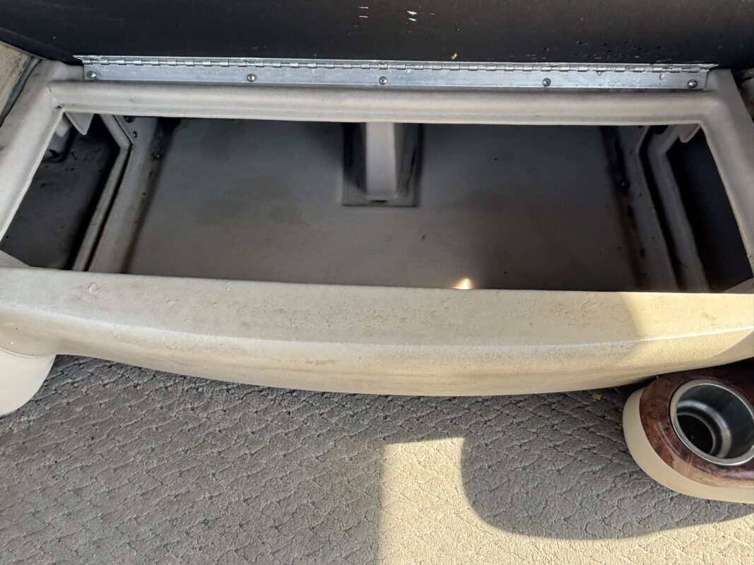 2010 Sun Tracker Party Barge 22