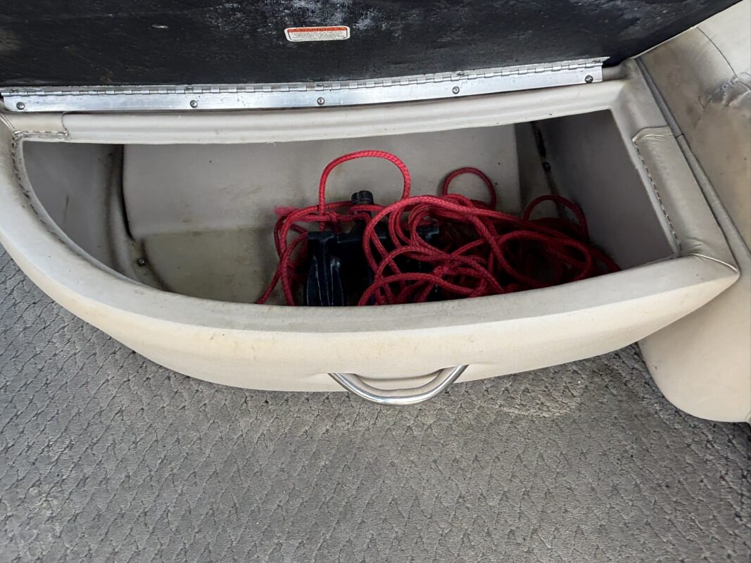 2010 Sun Tracker Party Barge 22