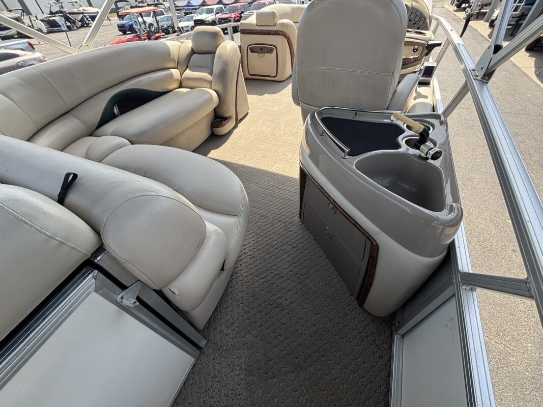 2010 Sun Tracker Party Barge 22