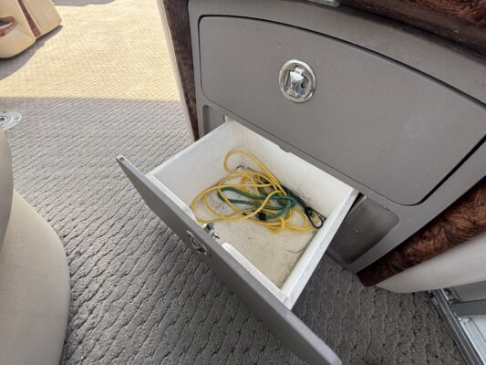 2010 Sun Tracker Party Barge 22