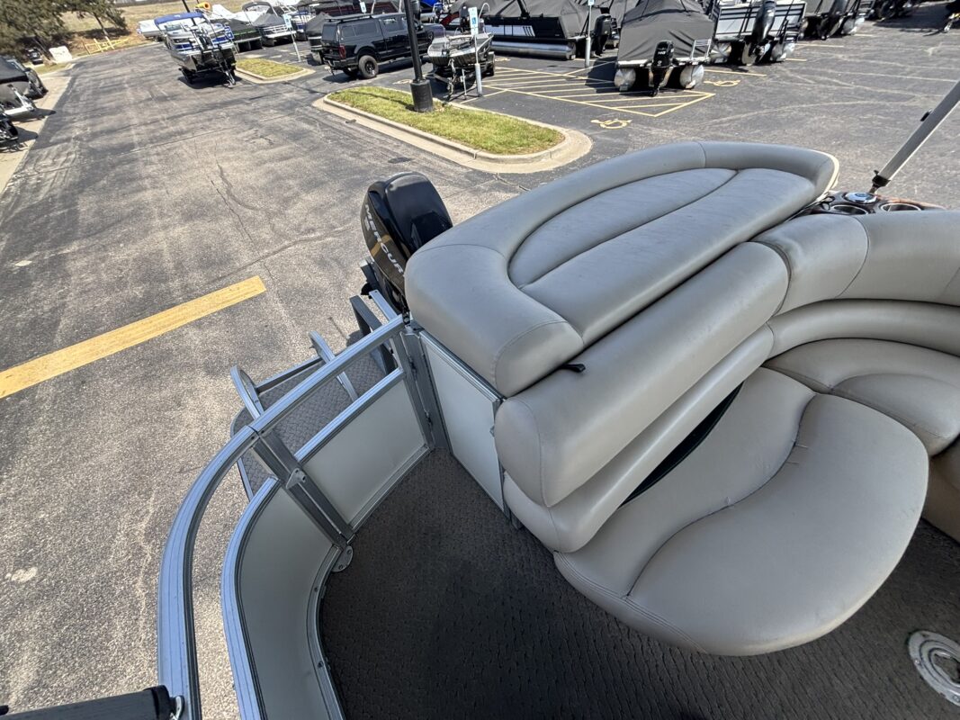 2010 Sun Tracker Party Barge 22