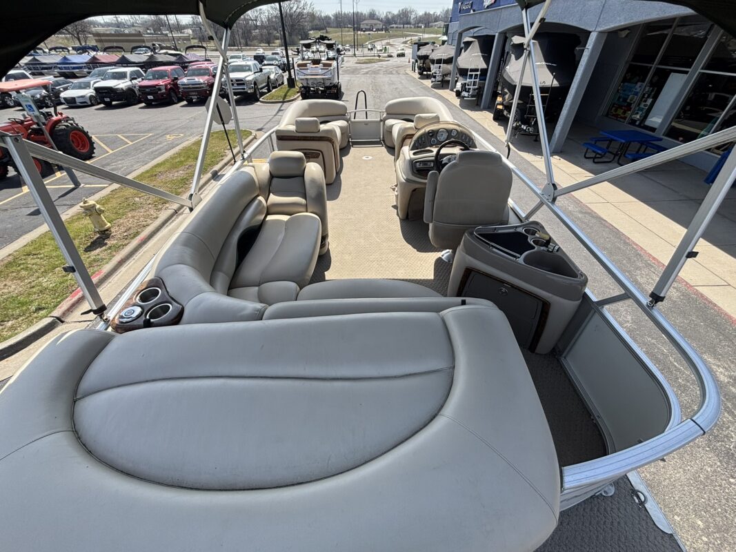 2010 Sun Tracker Party Barge 22