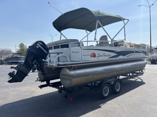2010 Sun Tracker Party Barge 22