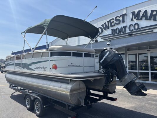 2010 Sun Tracker Party Barge 22