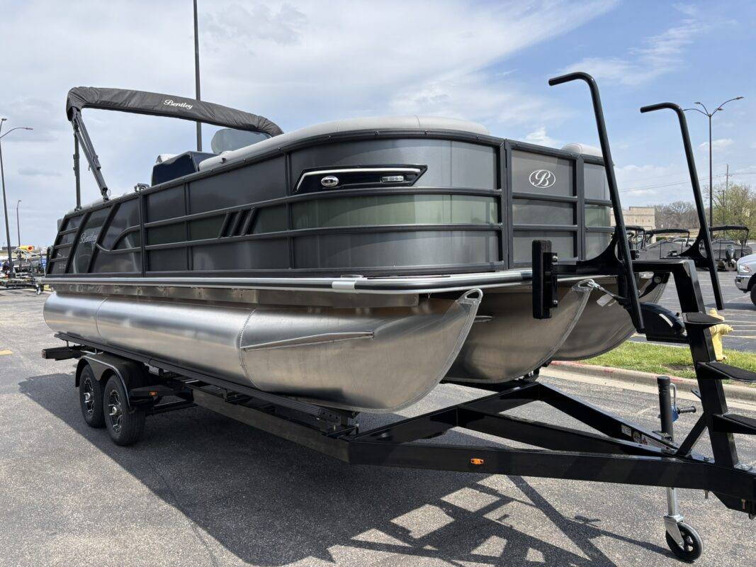 2026 Bentley 223 Elite Admiral